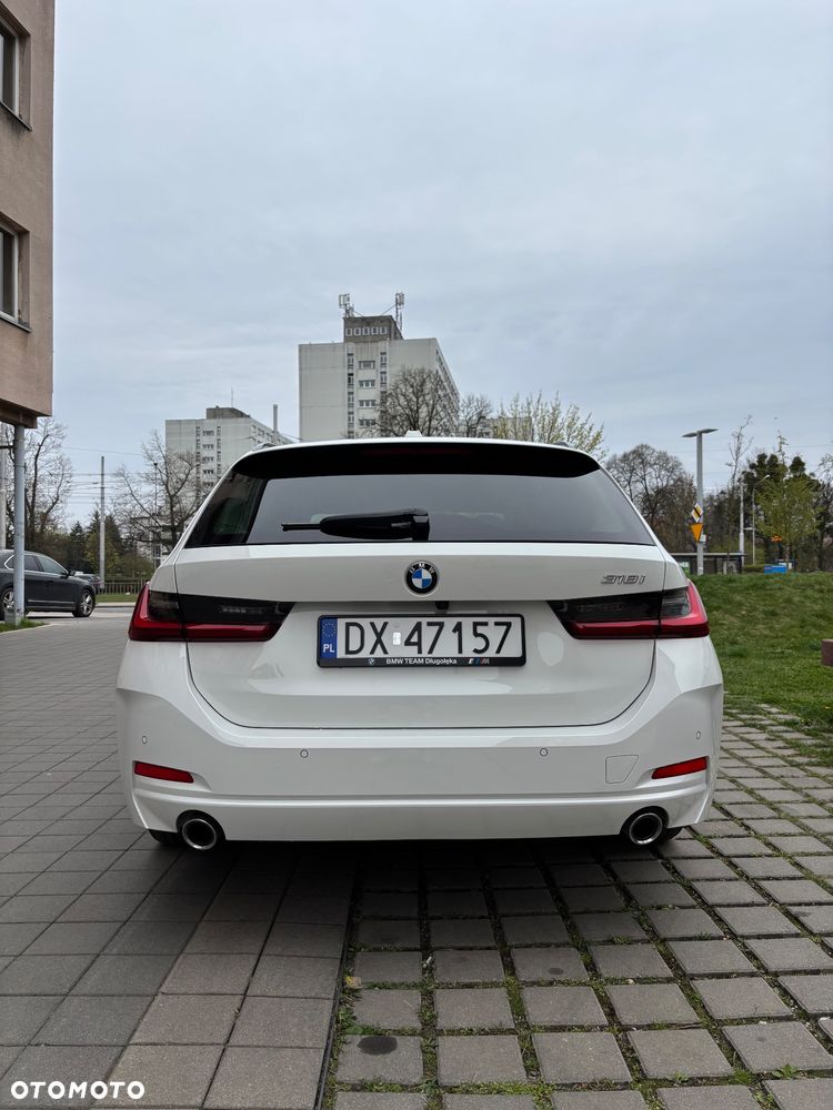 BMW Seria 3 318i - 5