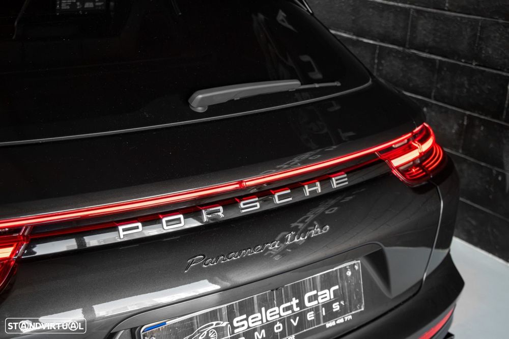 Porsche Panamera Sport Turismo - 38