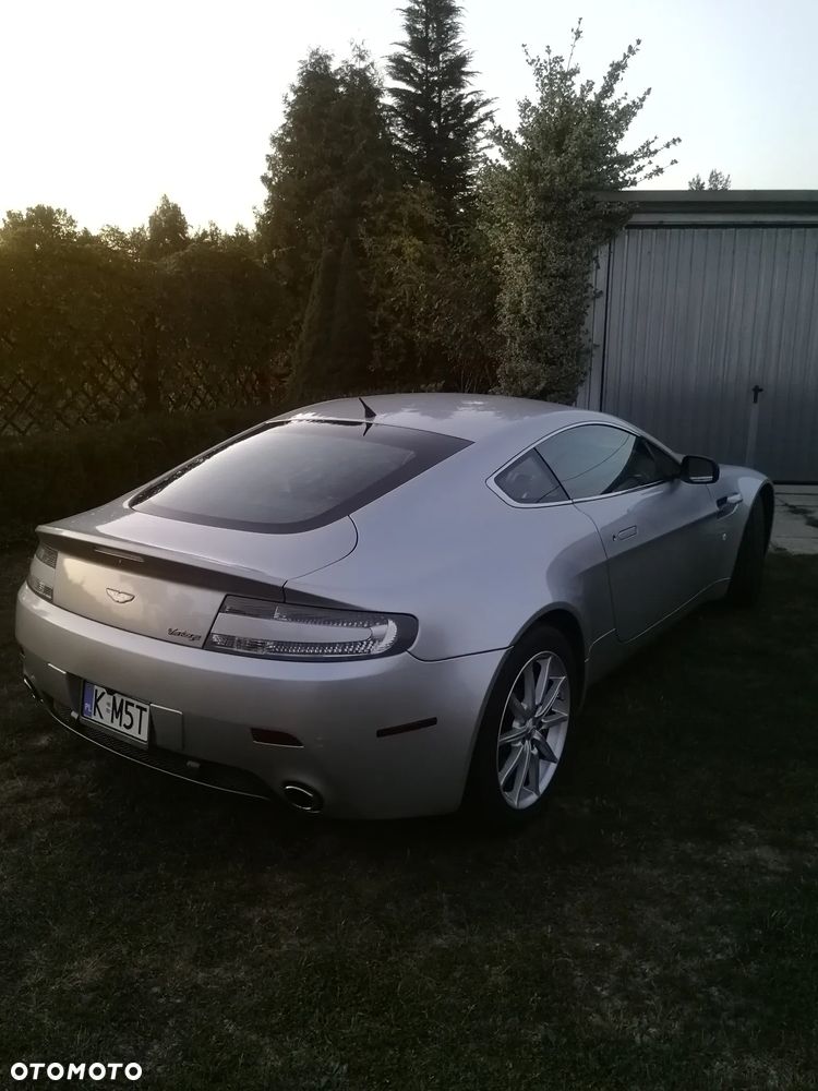 Aston Martin Vantage - 20