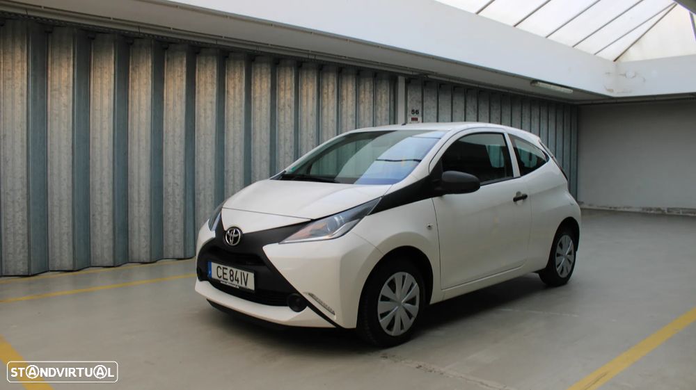 Toyota Aygo x-play - 3