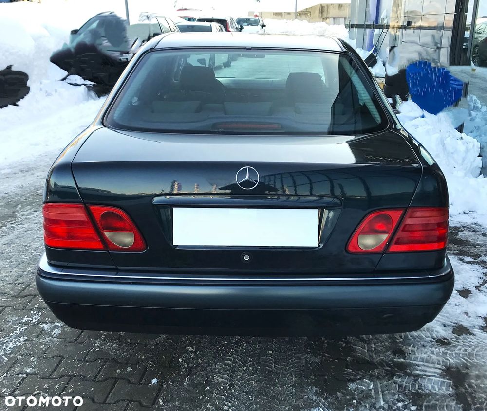 Mercedes-Benz Klasa E - 4