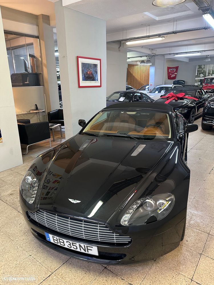 Aston Martin Vantage Roadster - 9