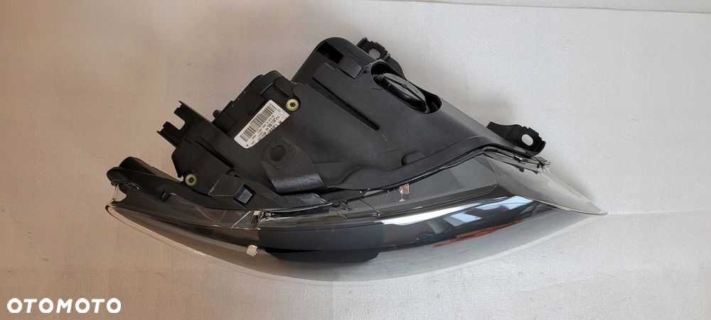 LAMPA PRAWA PRZÓD AUDI Q7 I 4L0 ZWYKŁA H7 H15 NOWA - 4