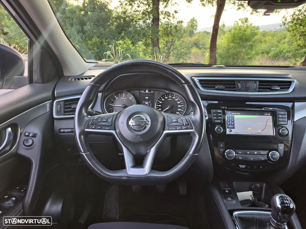 Nissan Qashqai 1.5 dCi N-Connecta 18 - 17