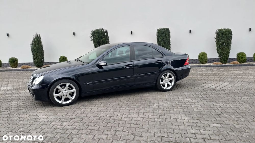 Mercedes-Benz Klasa C 180 Kompressor Avantgarde Sport Edition - 3