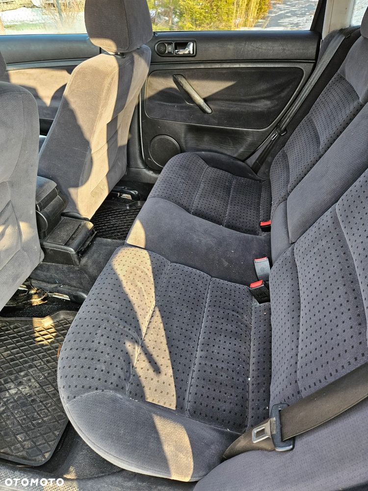Volkswagen Passat - 9