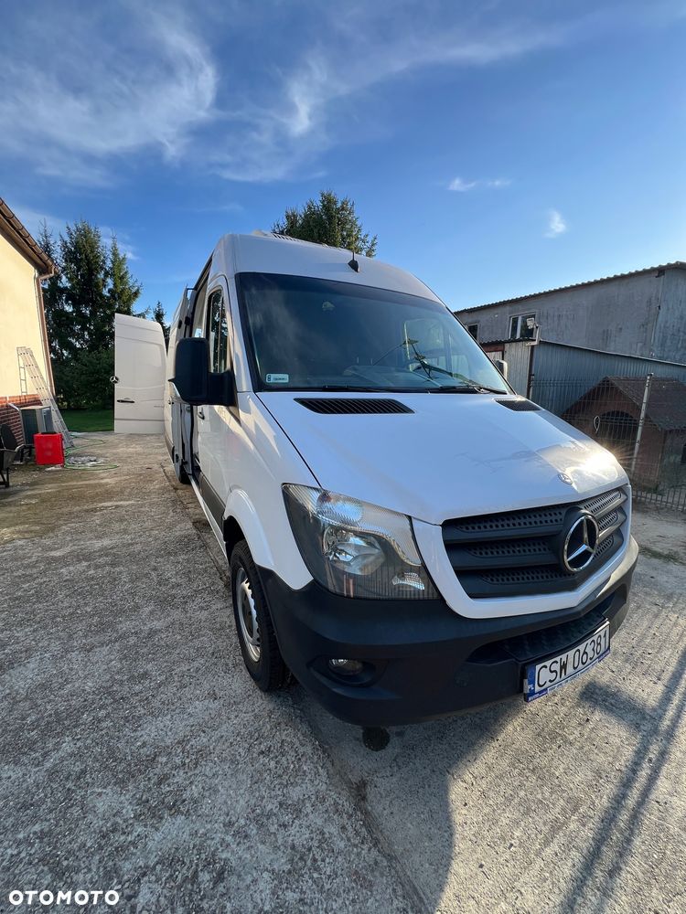 Mercedes-Benz Sprinter - 2