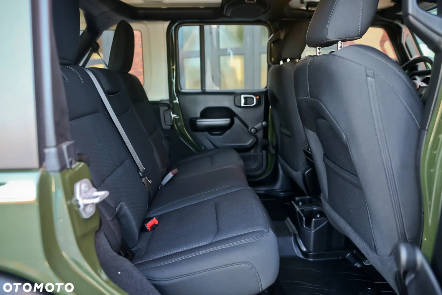 Jeep Wrangler - 32