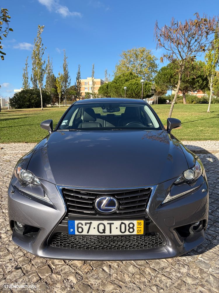 Lexus IS 300H Luxury - 6