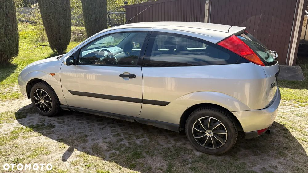 Ford Focus 1.6 Comfort - 3