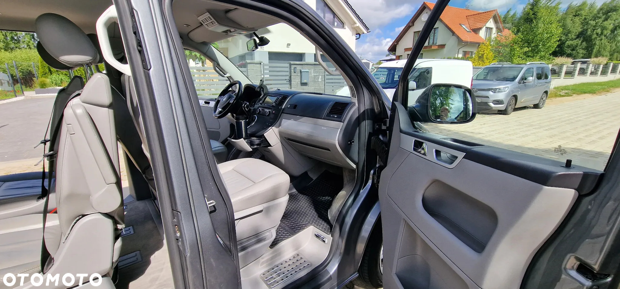 Volkswagen Multivan - 9