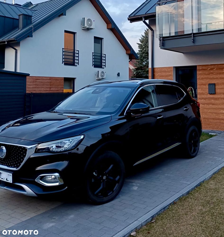 MG EHS Luxury - 25