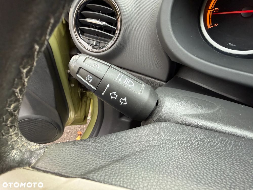 Opel Corsa 1.4 16V Innovation - 29