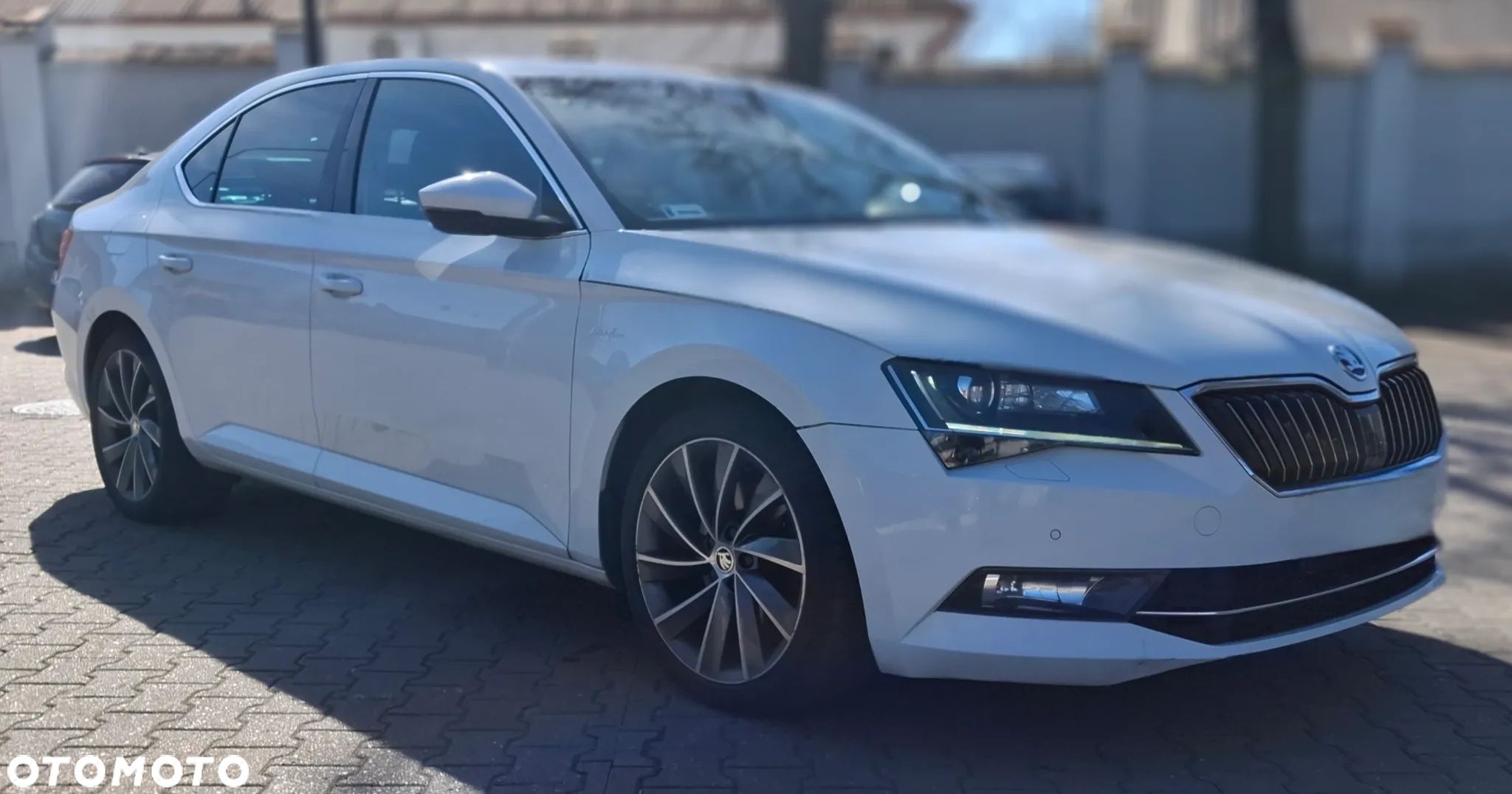 Skoda Superb 2.0 TDI 4x4 L&K DSG - 1