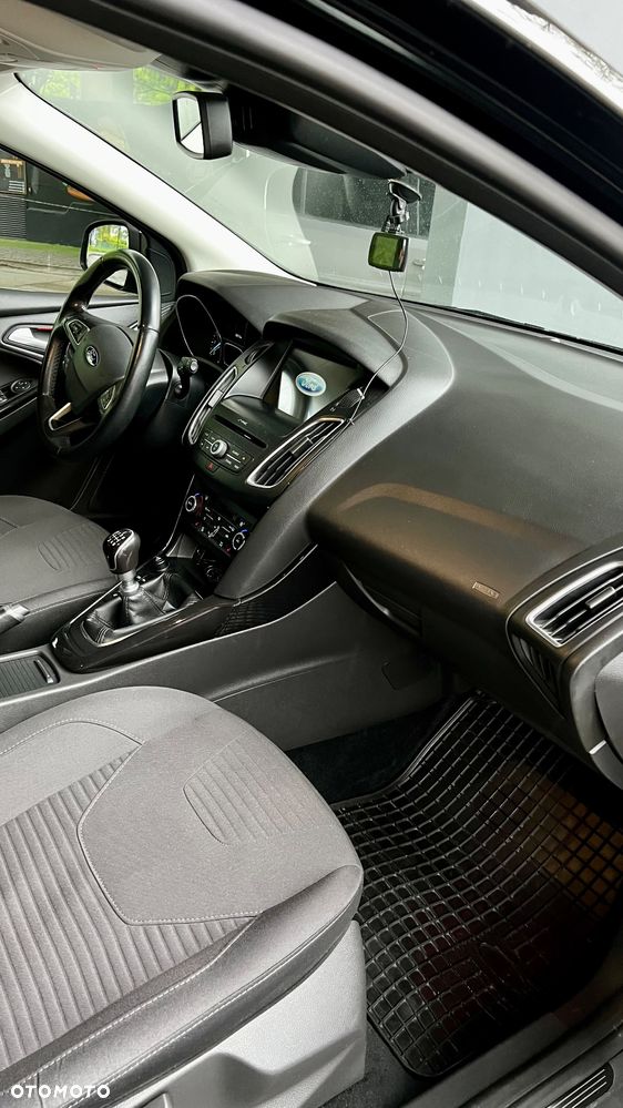 Ford Focus 1.0 EcoBoost STart-Stopp-System TITANIUM - 17