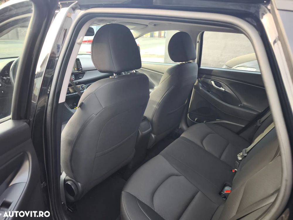 Hyundai i30 1.6 CRDI Premium - 8