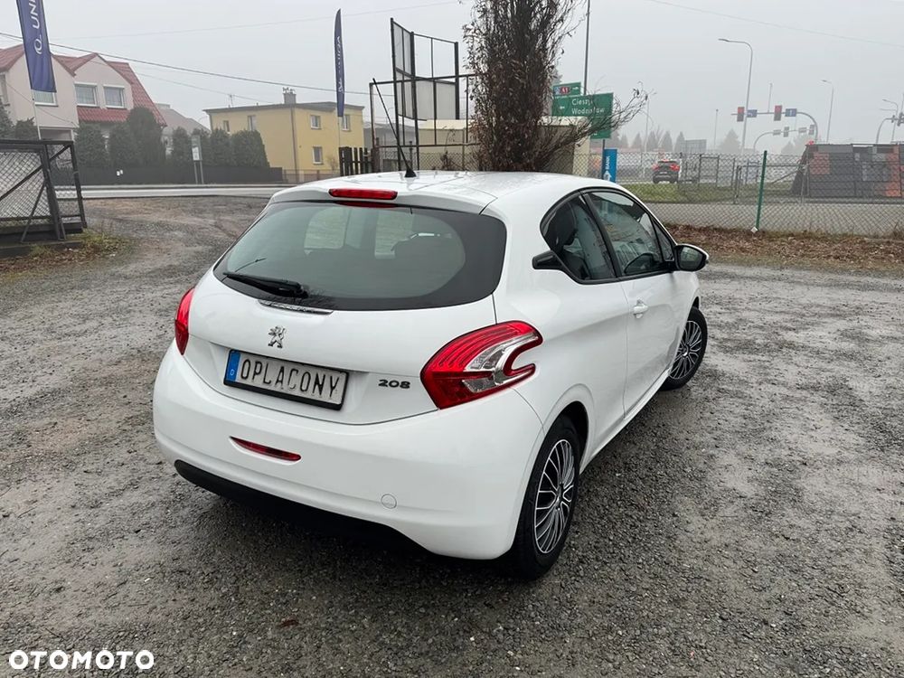 Peugeot 208 - 12