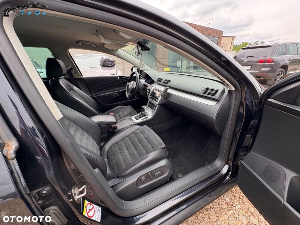 Volkswagen Passat Variant 2.0 TDI 4Motion DPF DSG Highline - 23