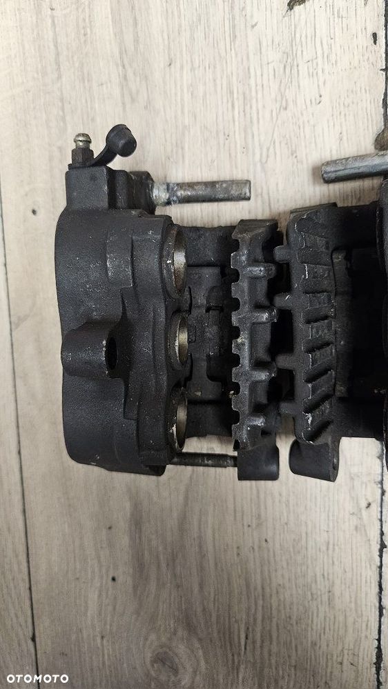 Zaciski hamulcowe Nissin przód - 16