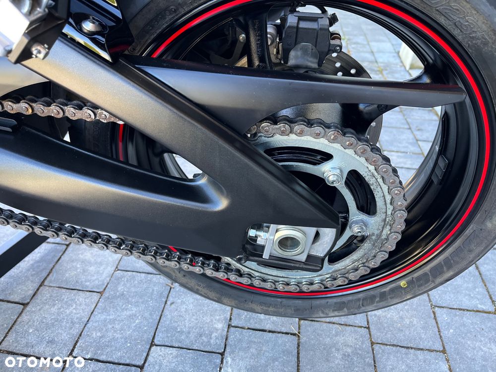 Yamaha FZ8 - 17