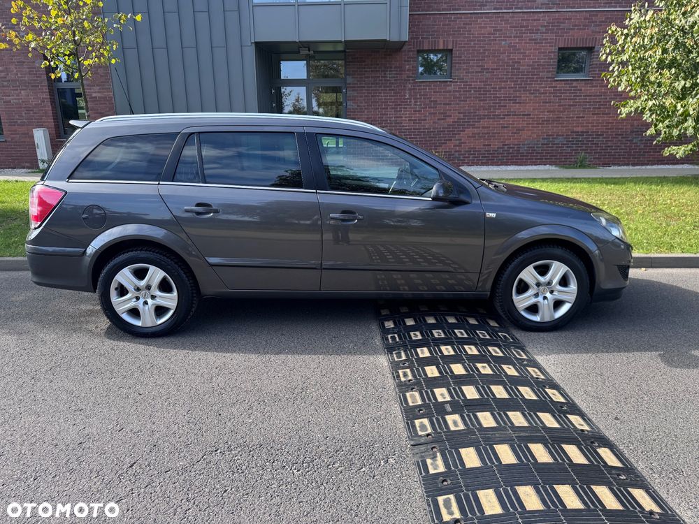 Opel Astra 1.8 Caravan Cosmo - 7