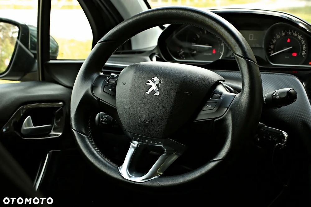 Peugeot 208 1.2 PureTech Style - 26