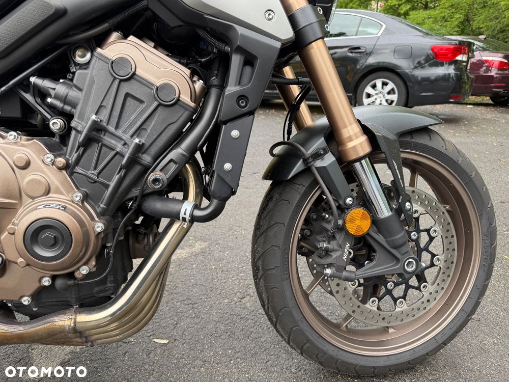 Honda CB - 12