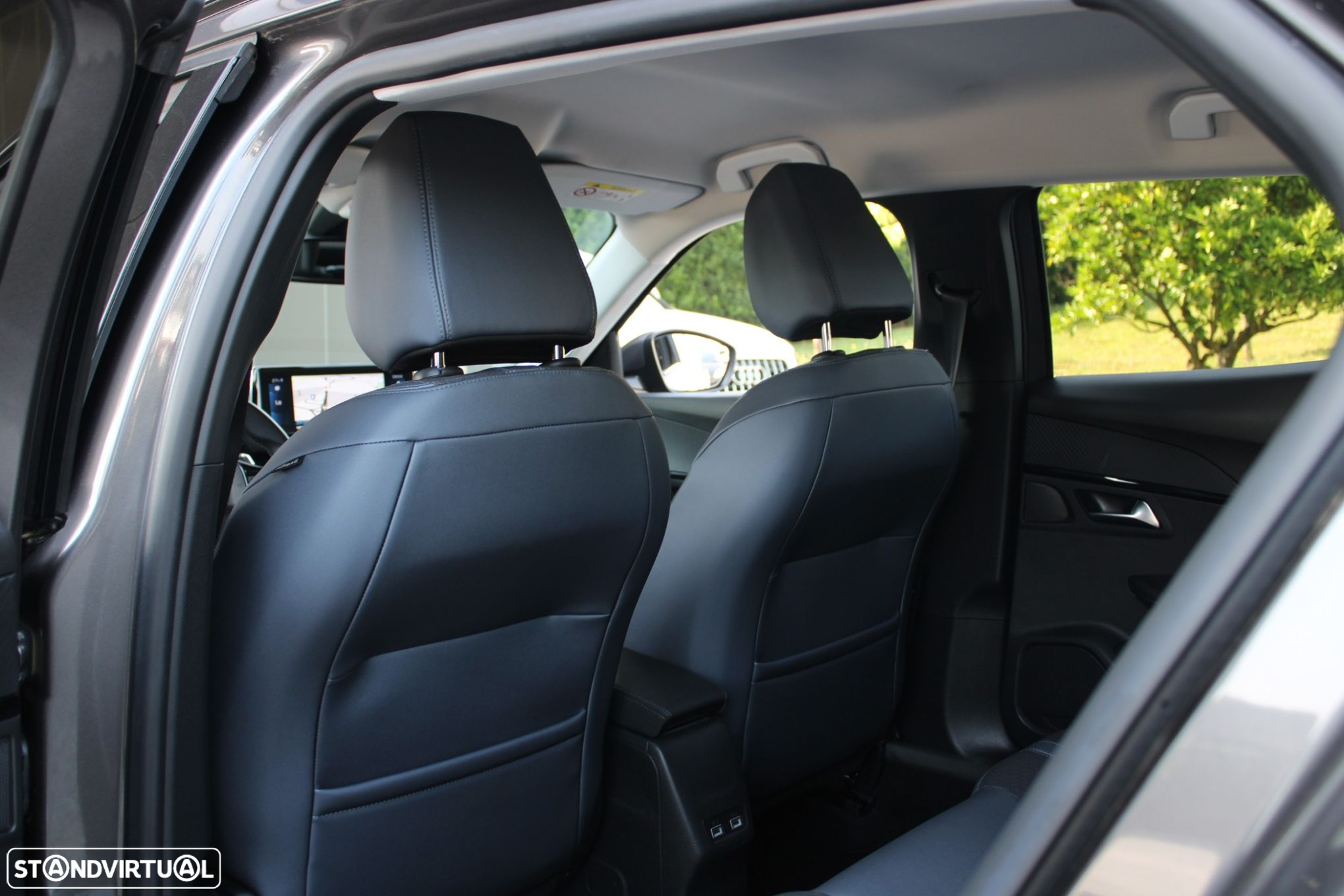 Peugeot 2008 1.2 PureTech Allure Pack EAT8 - 7