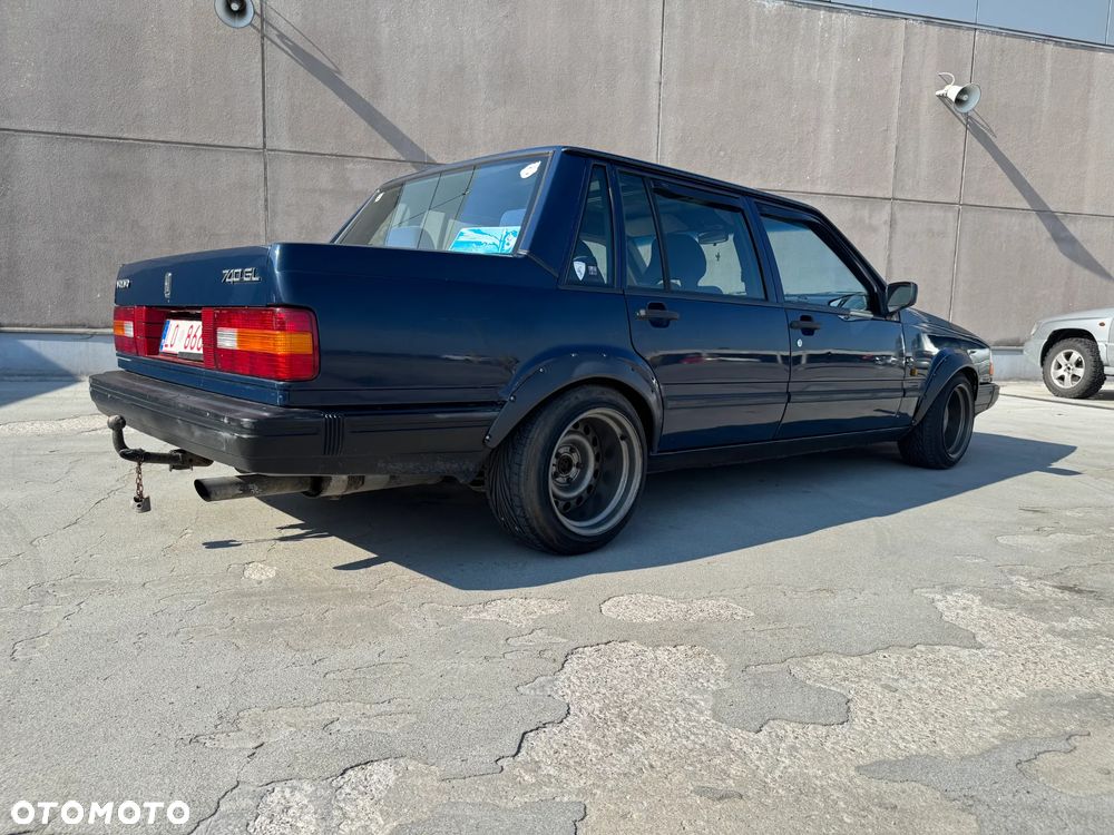 Volvo Seria 700 - 7