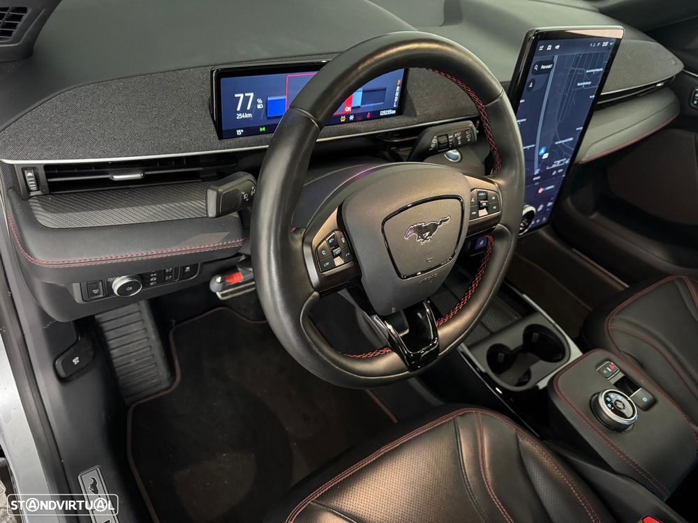 Ford Mustang Mach-E AWD PREMIUM - 8