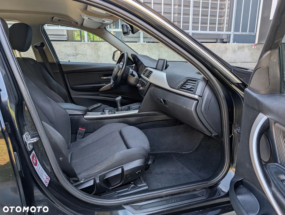 BMW Seria 3 320d Efficient Dynamics EU6 - 7