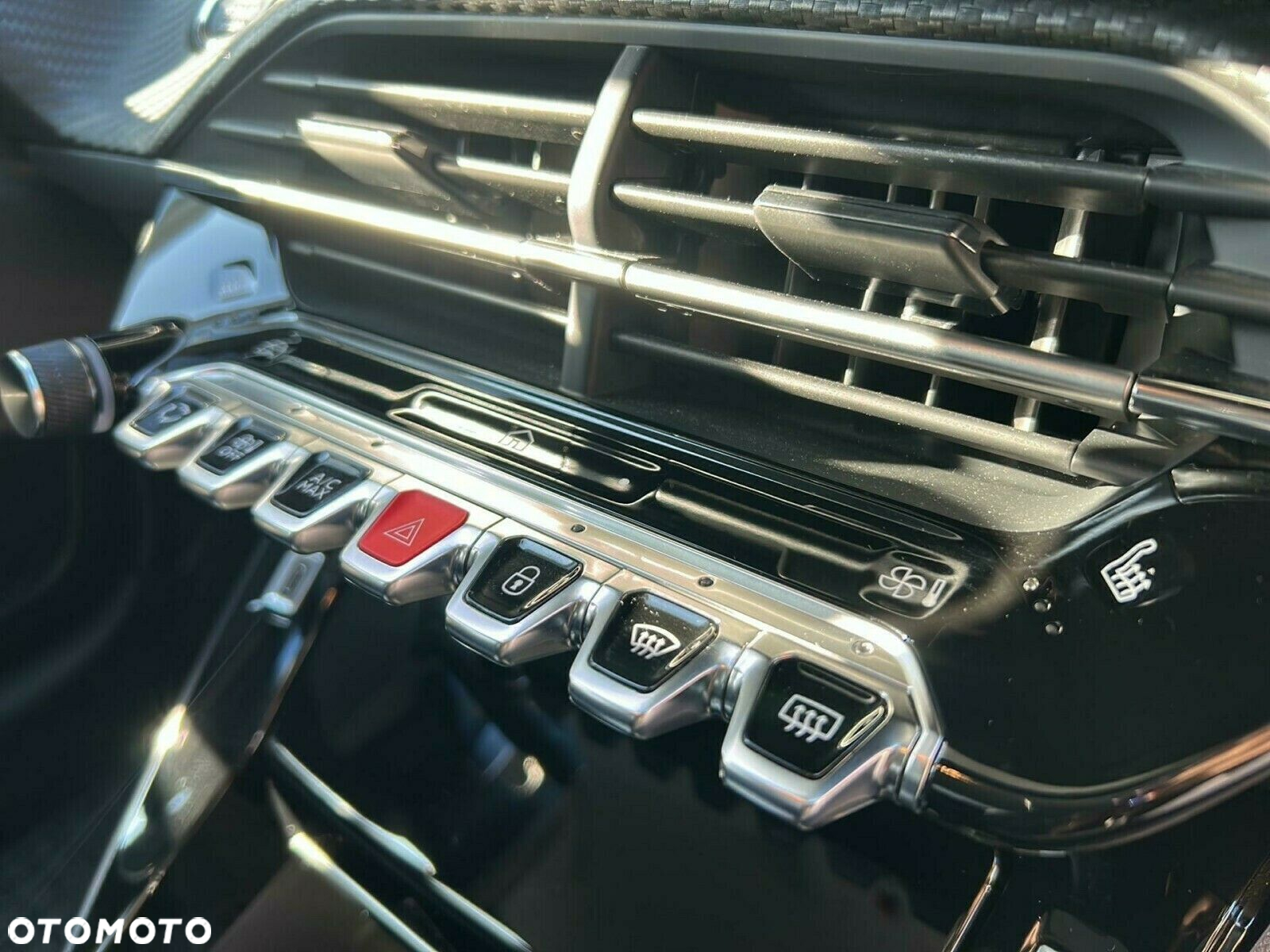 Peugeot 208 - 7