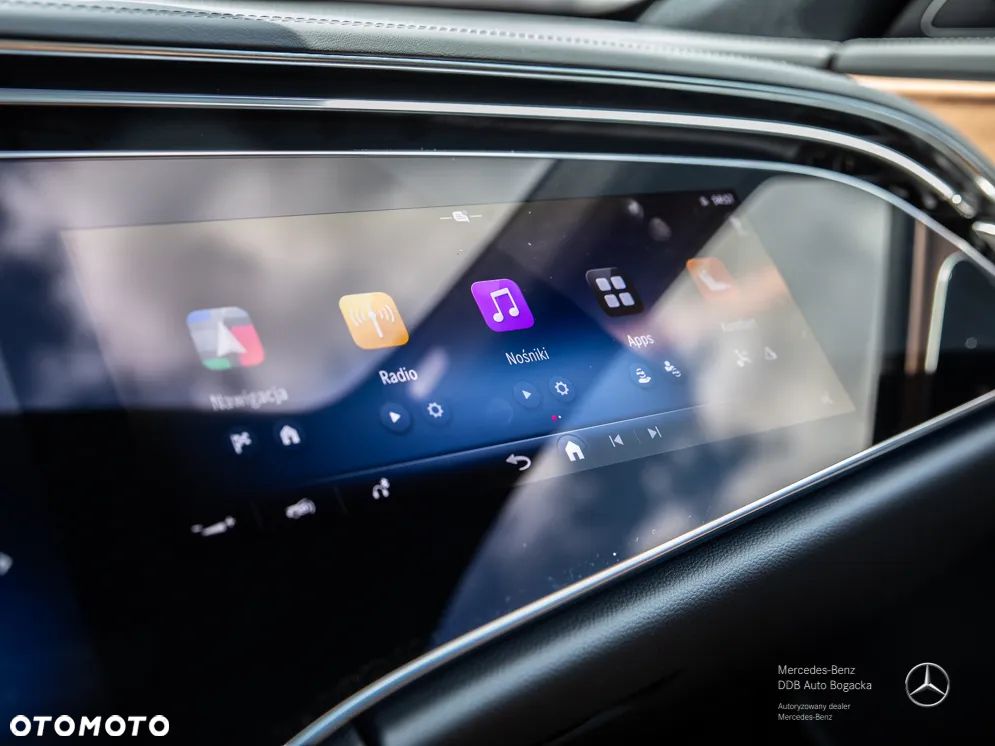 Mercedes-Benz Klasa E ver-amg-53-phev-4maticplus-9g--tronic-tct - 15