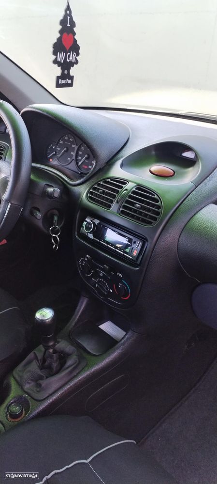 Peugeot 206 1.1 XR - 6