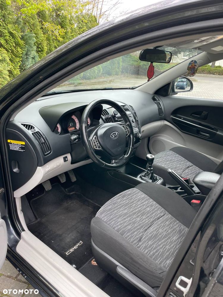 Kia Ceed 1.4 Comfort + - 8