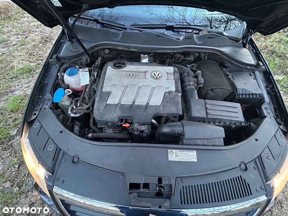 Volkswagen Passat 2.0 TDI DPF BlueMotion Technology Trendline - 11