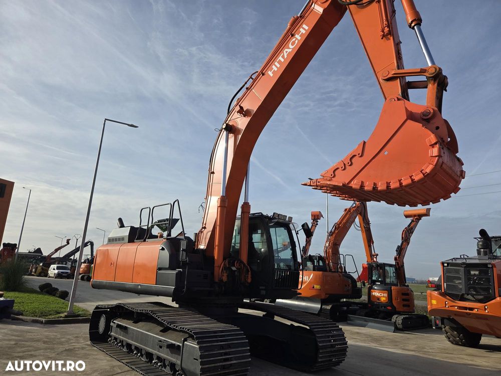 Hitachi ZX350, 2018, 8.061h, cupa noua, Masa operationala 35,6t, Inst hidr pe picon pe brate, inst hidr rotire, gresare automata, senile 90% ok, 3 pompe hidr HITACHI, produs in JAPONIA, Isuzu 282CP, Ad sapare 7,5m, ridica 22t, STARE F BUNA-PROMOTIE 89.900EUR - 18
