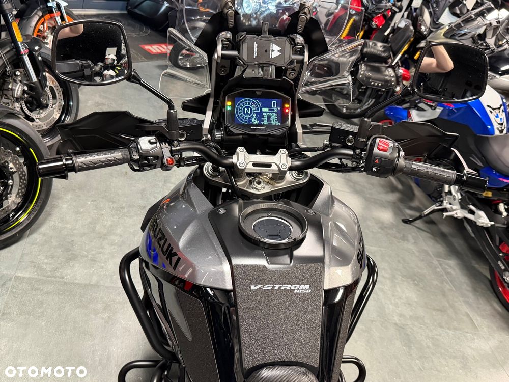 Suzuki V-STROM - 24