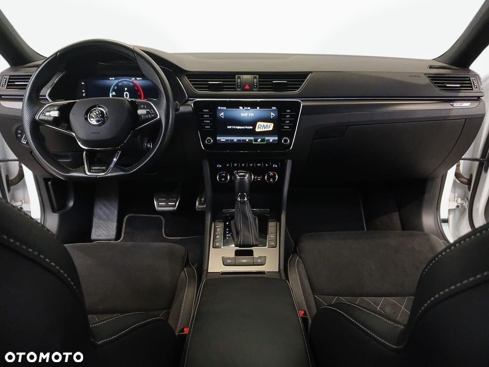 Skoda Superb 2.0 TDI SCR 4x4 Sportline DSG - 13