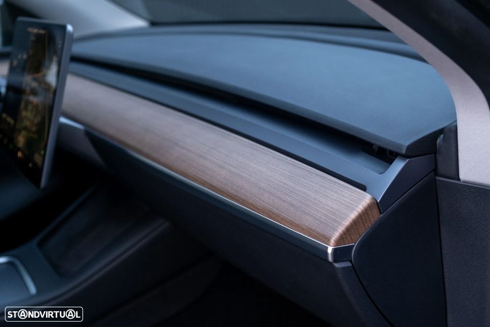 Tesla Model Y Long Range Dual Motor AWD - 38