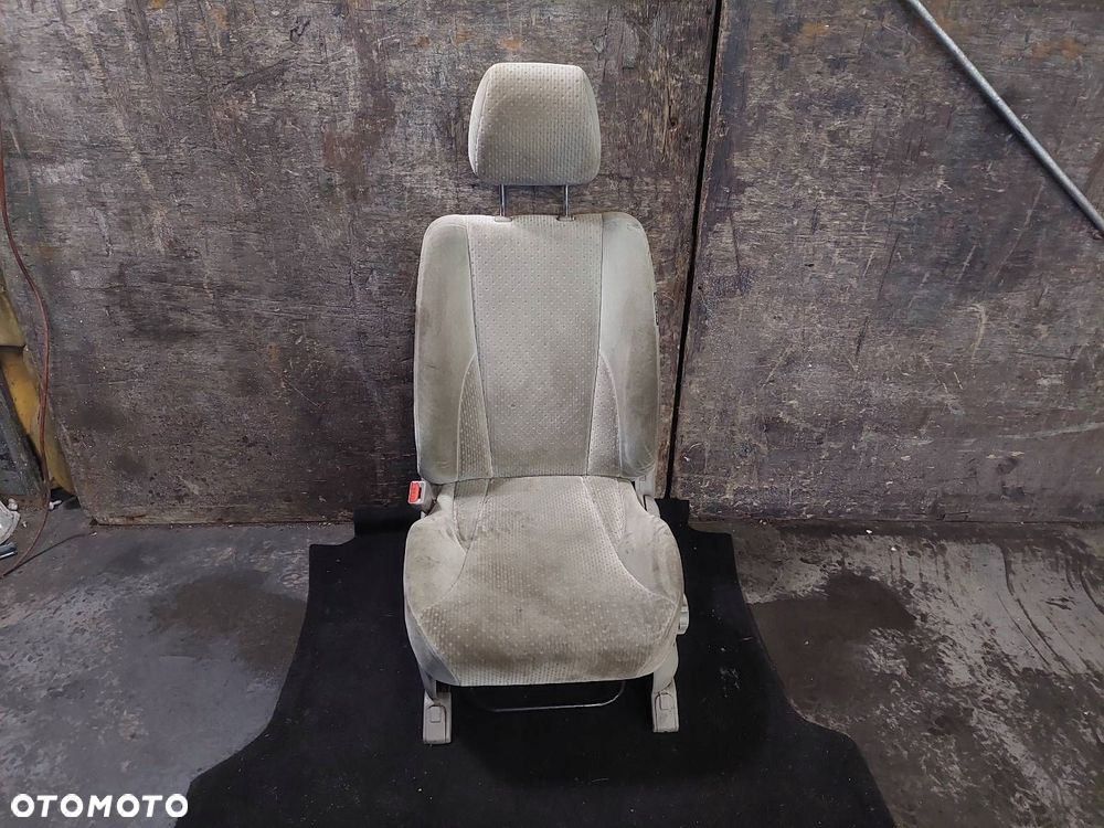 FOTEL LEWY PRZÓD KIEROWCY HYUNDAI TUCSON I - 1