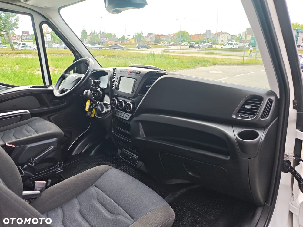 Iveco 35S18 L3H2 3.0 180KM 6-CIO OSOBOWY - 33