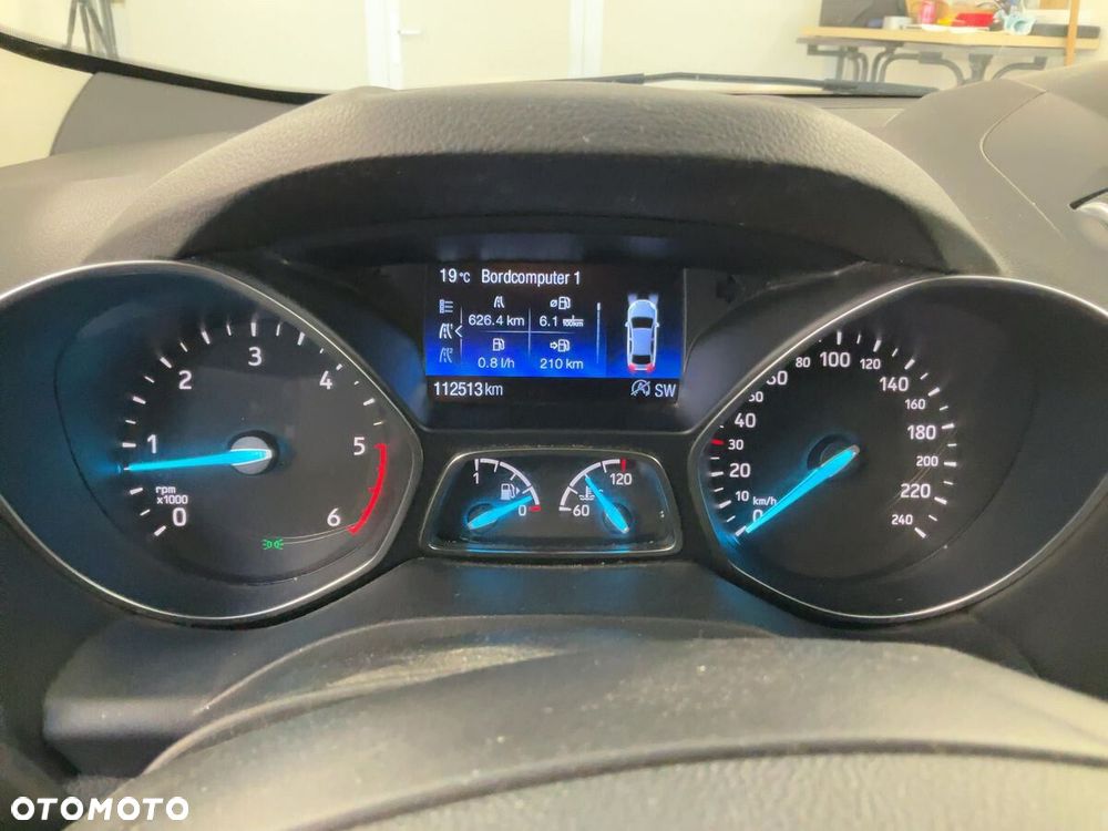 Ford Kuga - 36