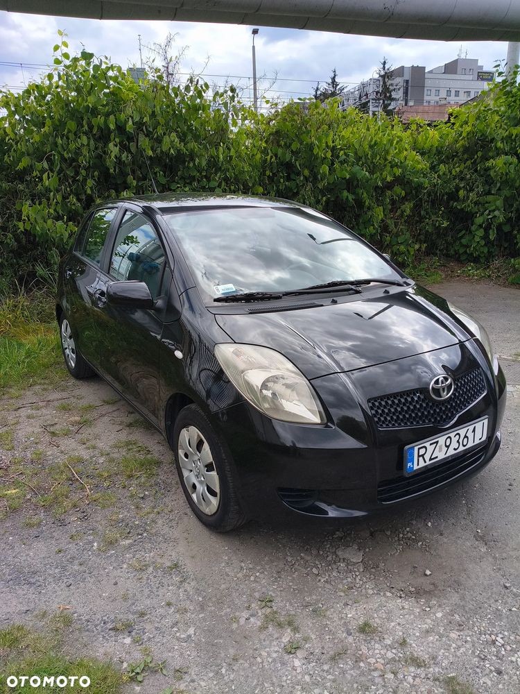 Toyota Yaris 1.3 Luna A/C - 1