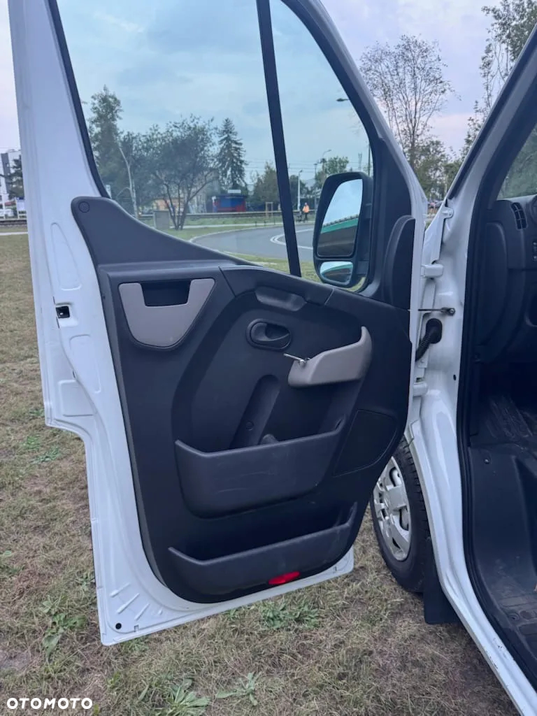 Nissan NV400 - 18