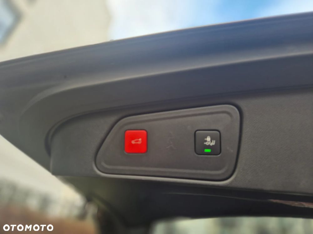 Peugeot 3008 225 e-EAT8 Allure Pack - 30