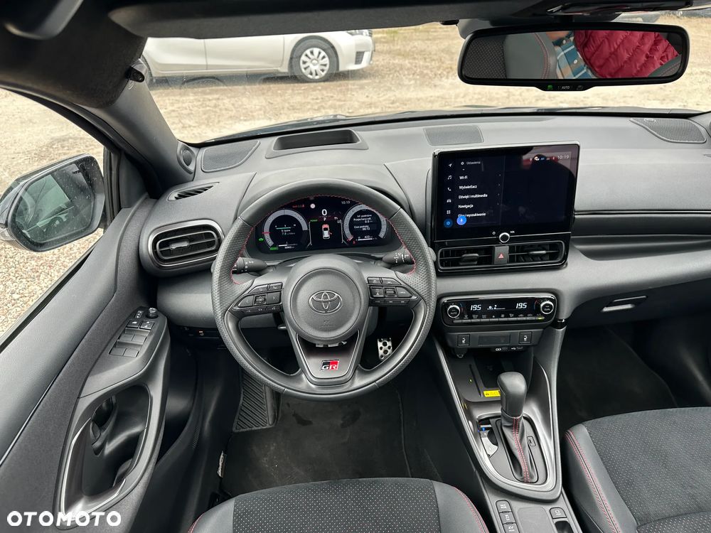 Toyota Yaris Hybrid 1.5 GR Sport - 16