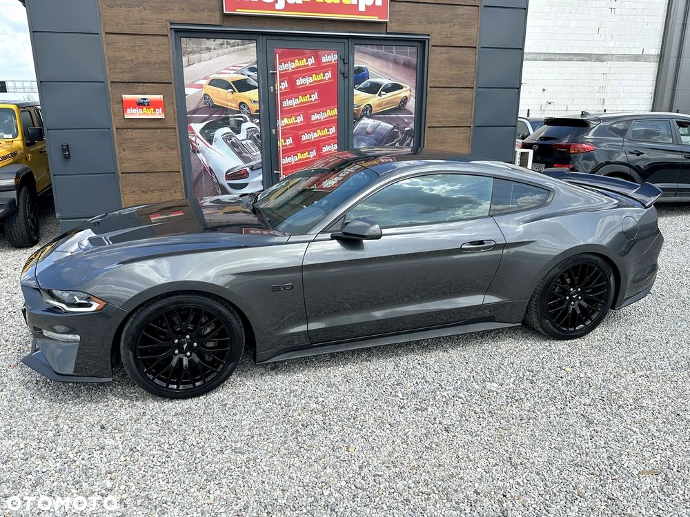 Ford Mustang - 1