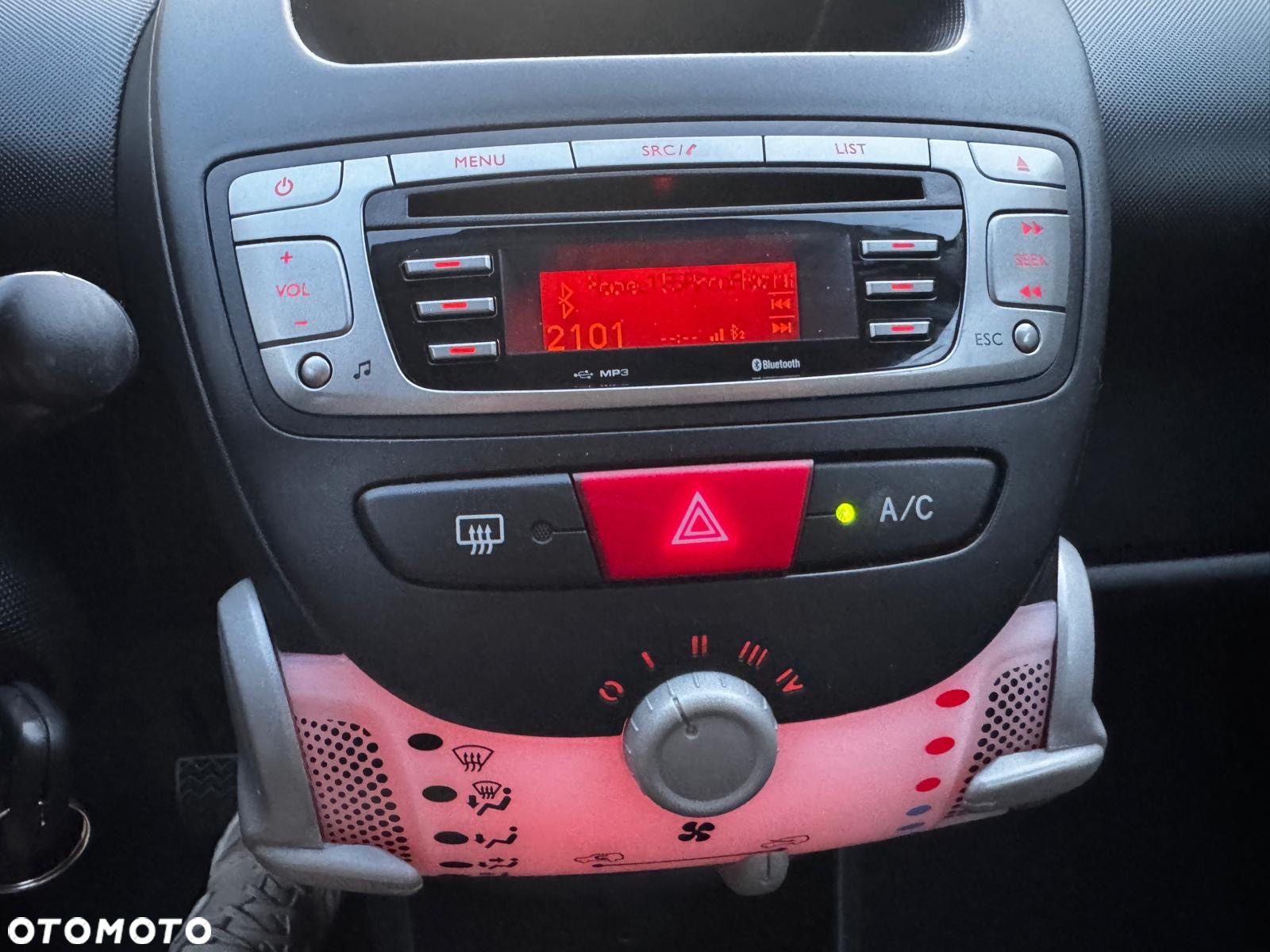 Toyota Aygo Black - 15