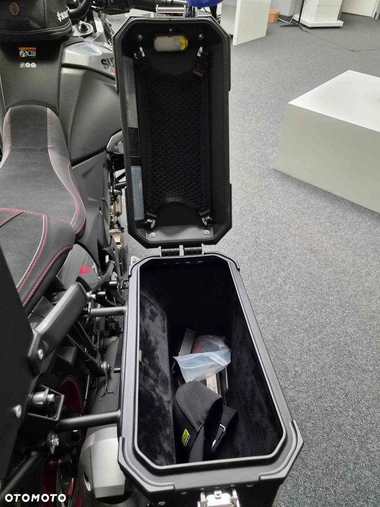 Suzuki V-STROM - 17